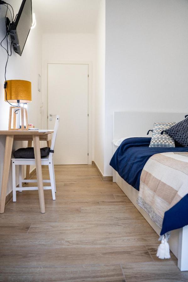 B&B Alighieri 97 Bari Bagian luar foto