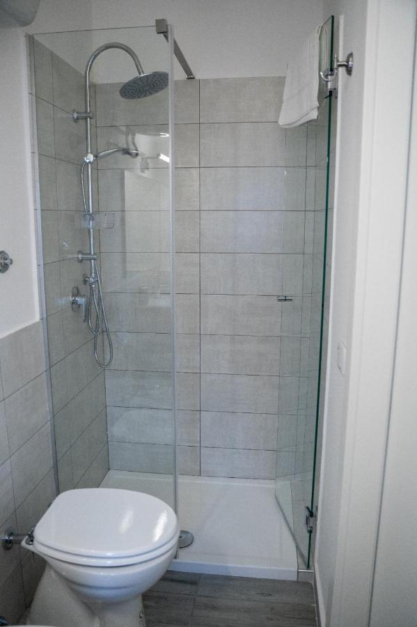 B&B Alighieri 97 Bari Bagian luar foto