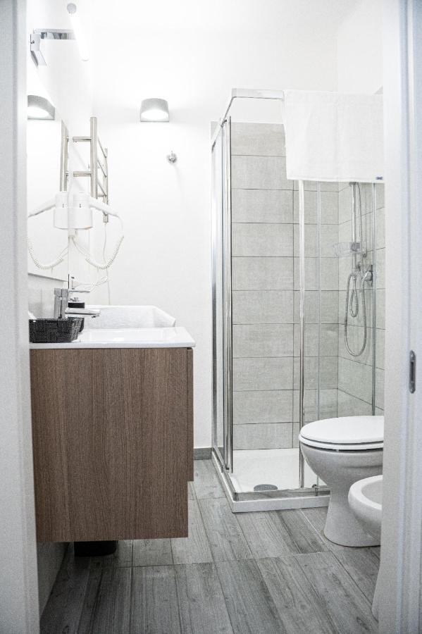 B&B Alighieri 97 Bari Bagian luar foto