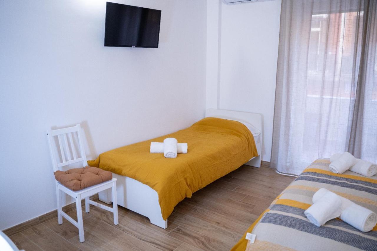 B&B Alighieri 97 Bari Bagian luar foto
