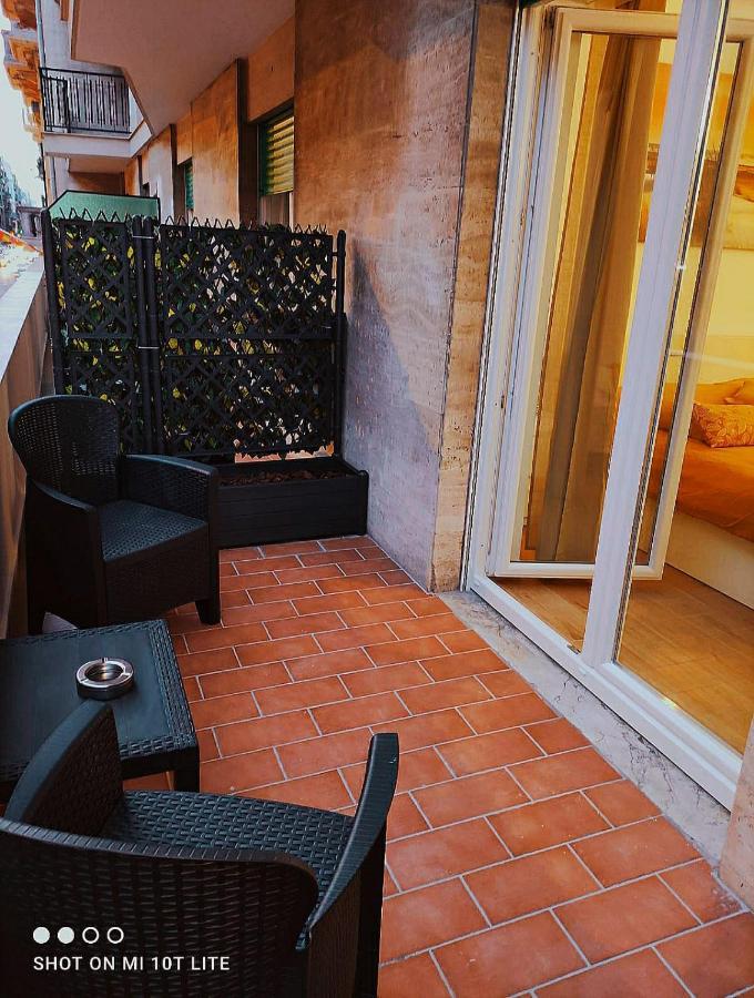 B&B Alighieri 97 Bari Bagian luar foto